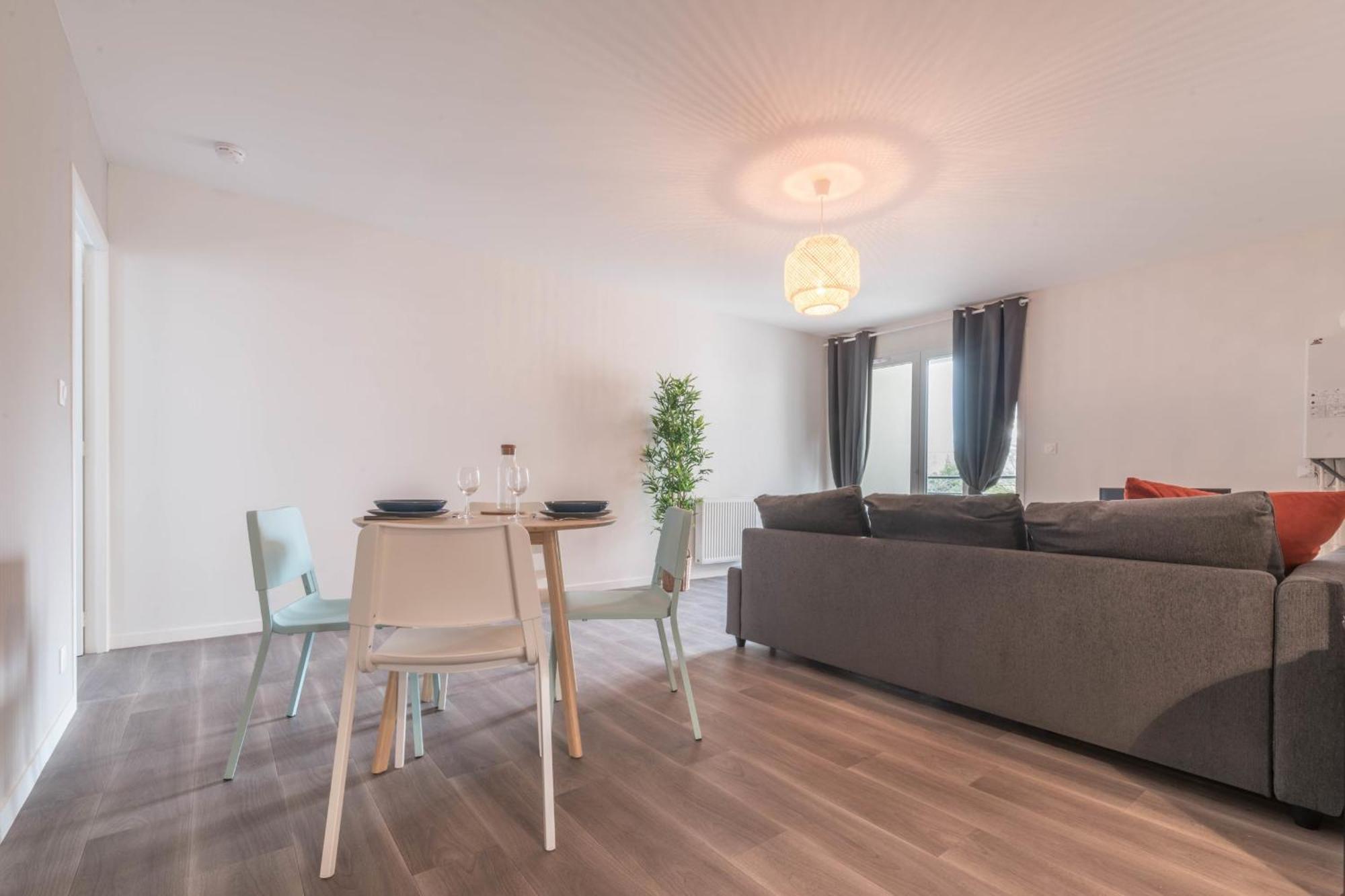 MELANIE - Appartement proche gare, arrivée 24 24 Le Mans Exterior foto